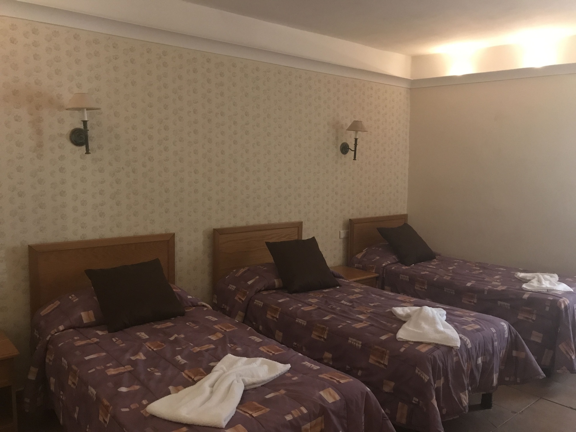 ROOM, TRIPLE