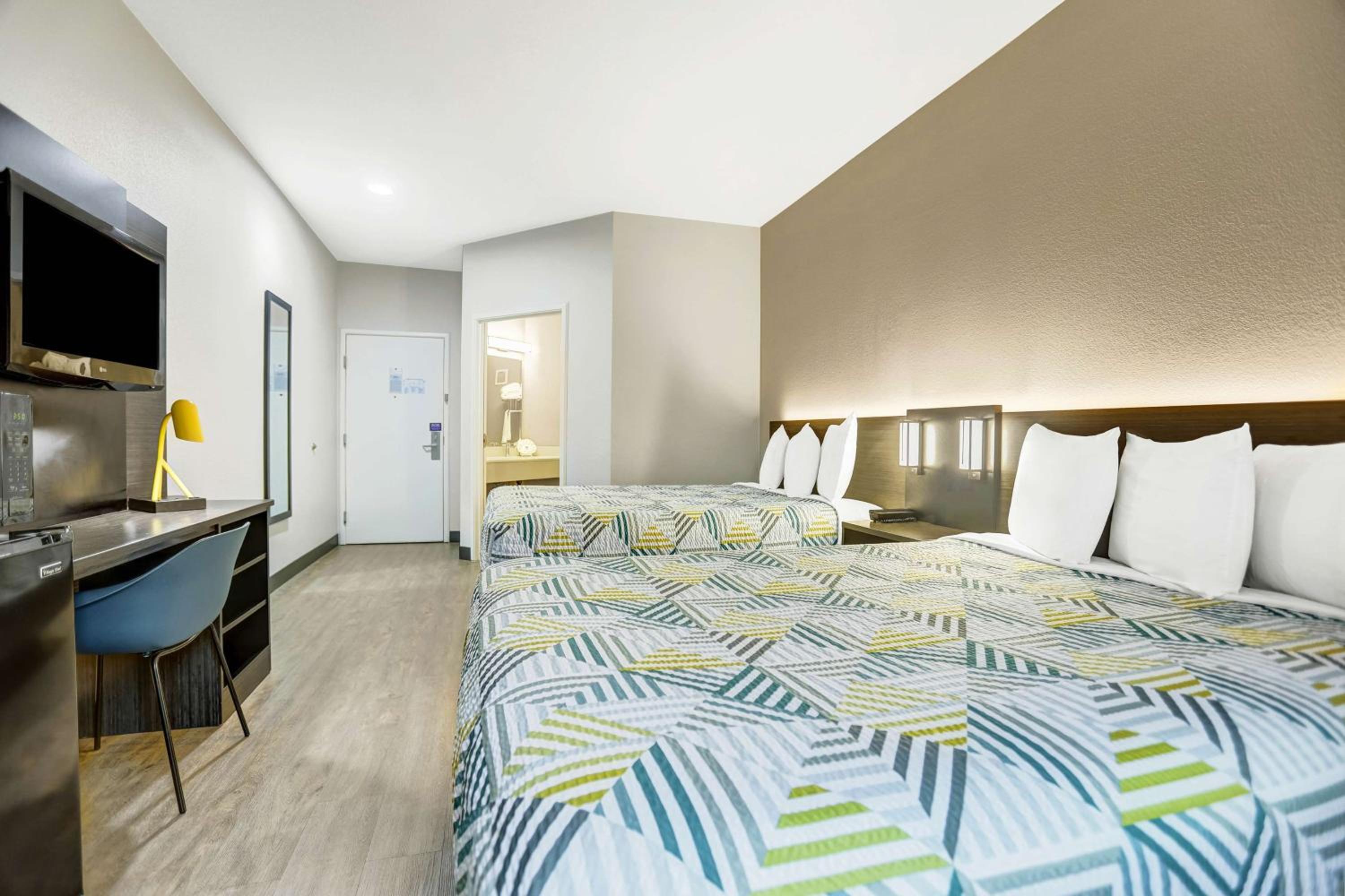 Room, 2 Queen Beds, Accessible, Motel6 Weatherford, TX 3/9