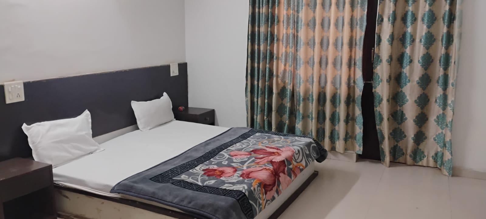 Room, Double Bed