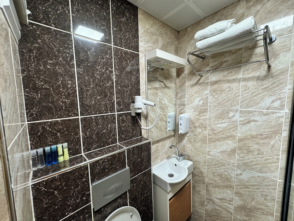 E5 Park Hotel 37/41