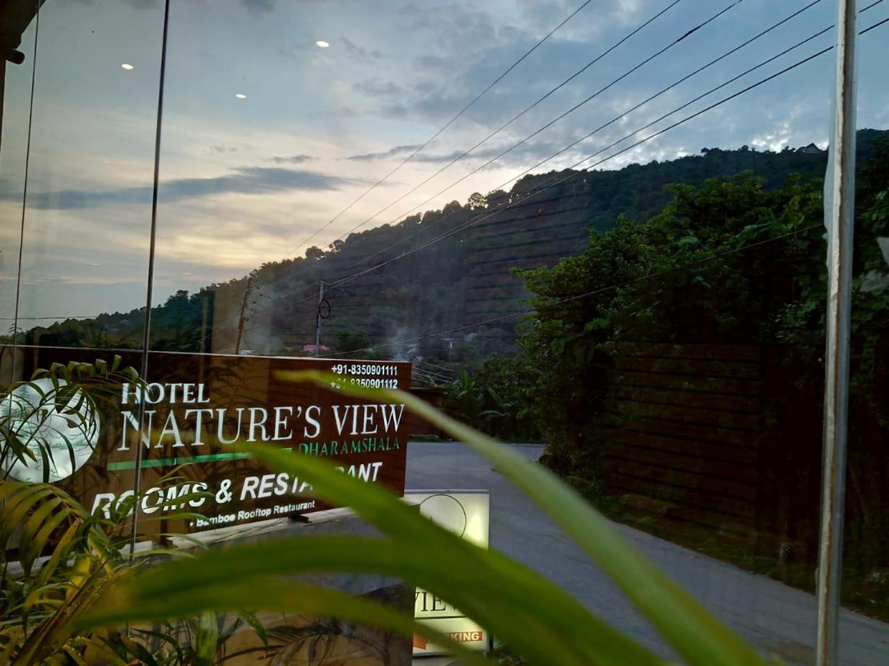 Oyo 10820 Hotel Nature's View 65/68