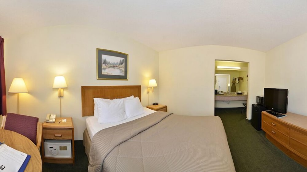 Days Inn by Wyndham - St. George, SC 18/41