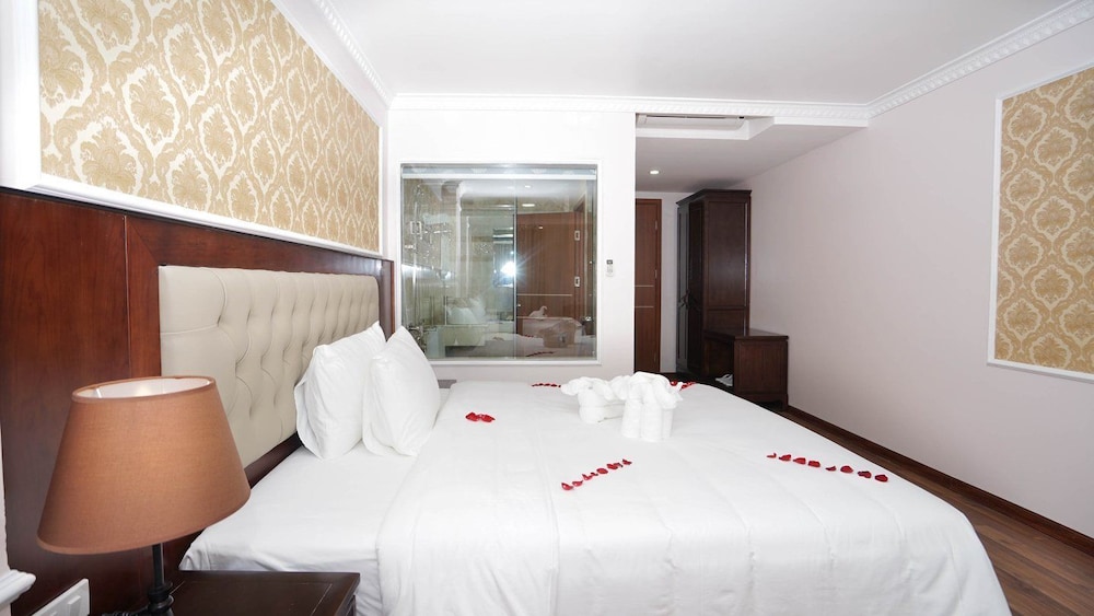 Seastar Hotel Ha Long 30/53