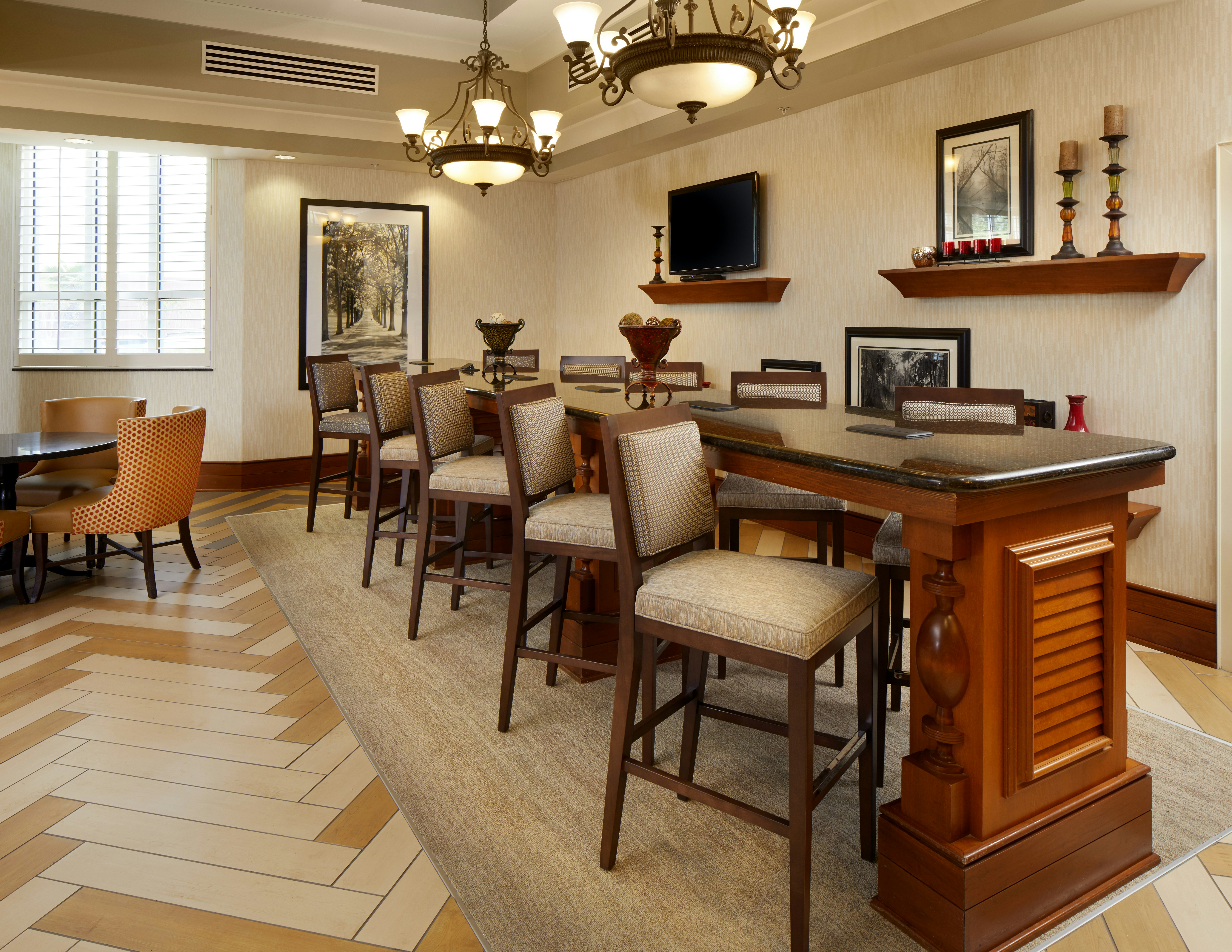 Hampton Inn and Suites Savannah Midtown 8/14