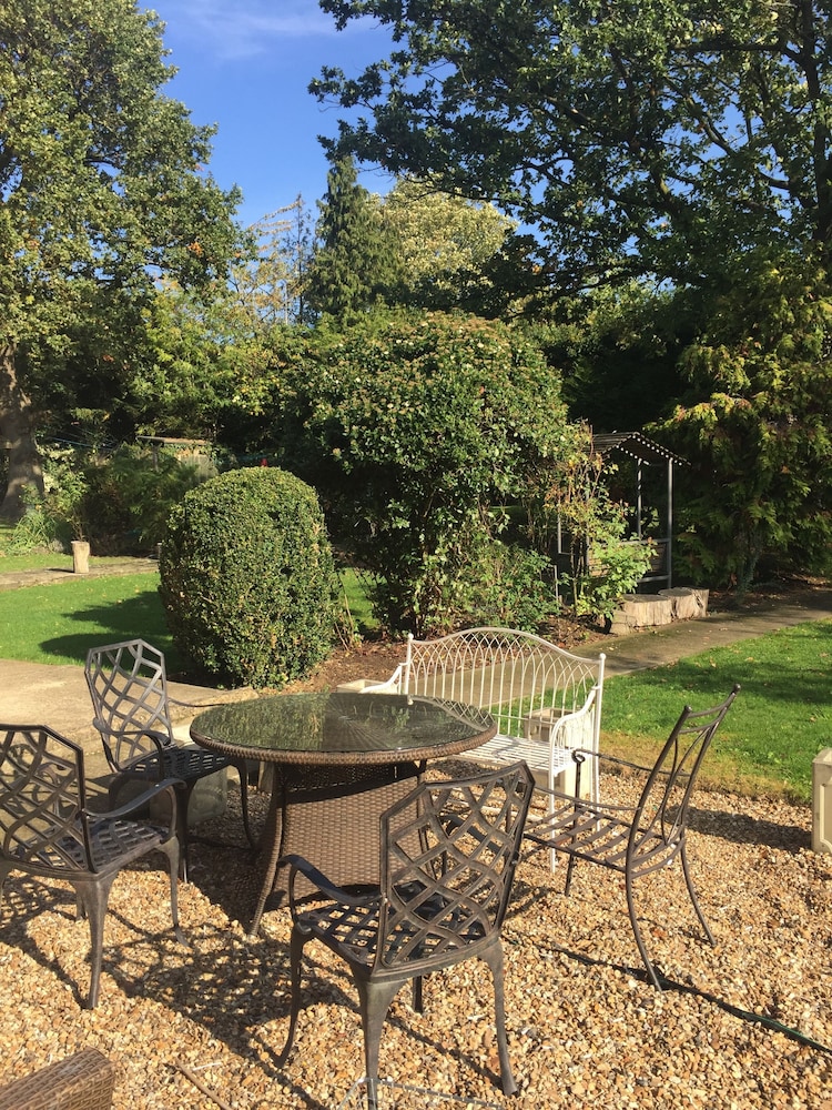 Edgware Bed and Breakfast 25/34