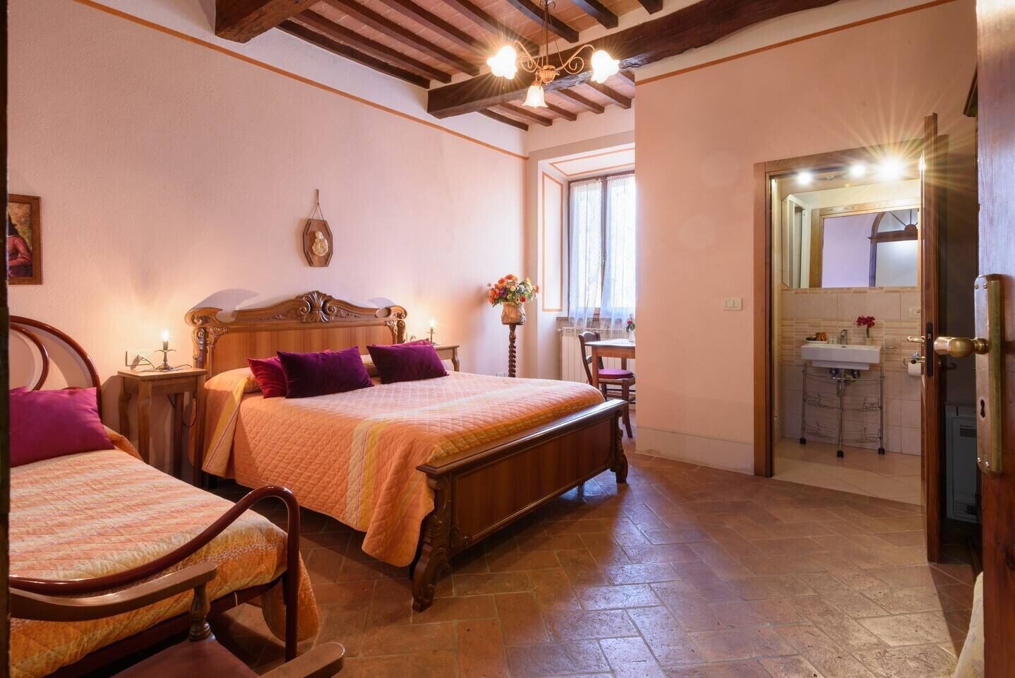 SUITE, TRIPLE, TWO STORY