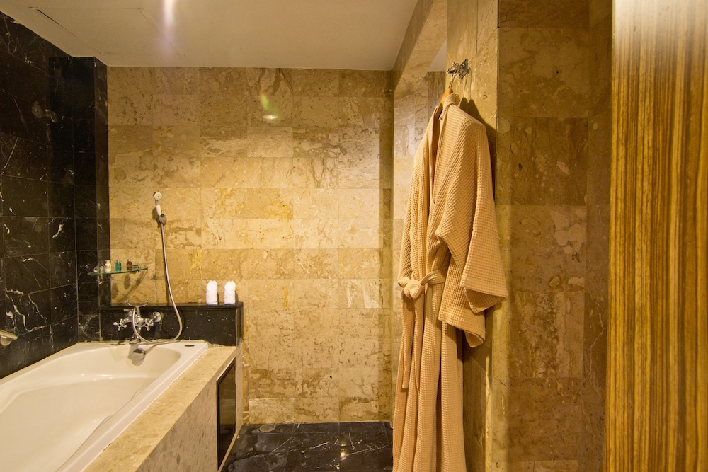 Lk Mantra Pura Resort 64/65