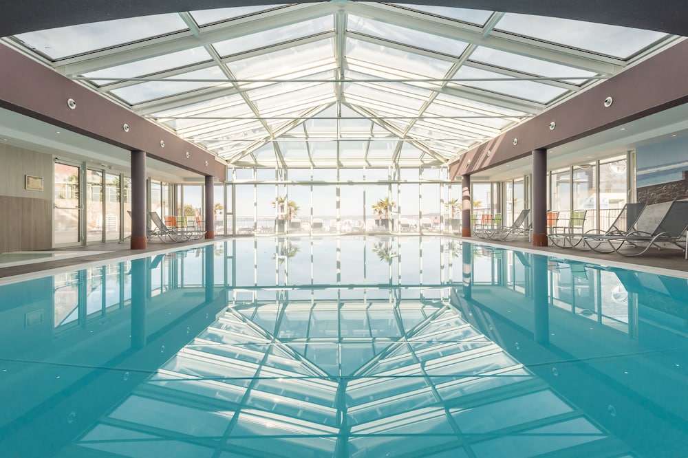 swimming pool spa