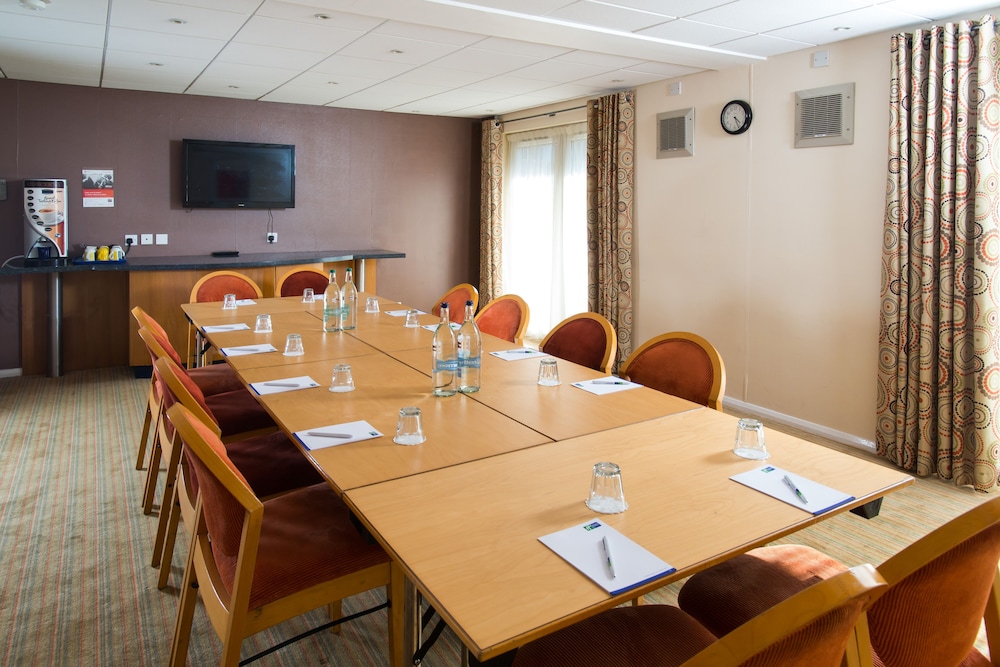 Holiday Inn Express Peterborough 39/43