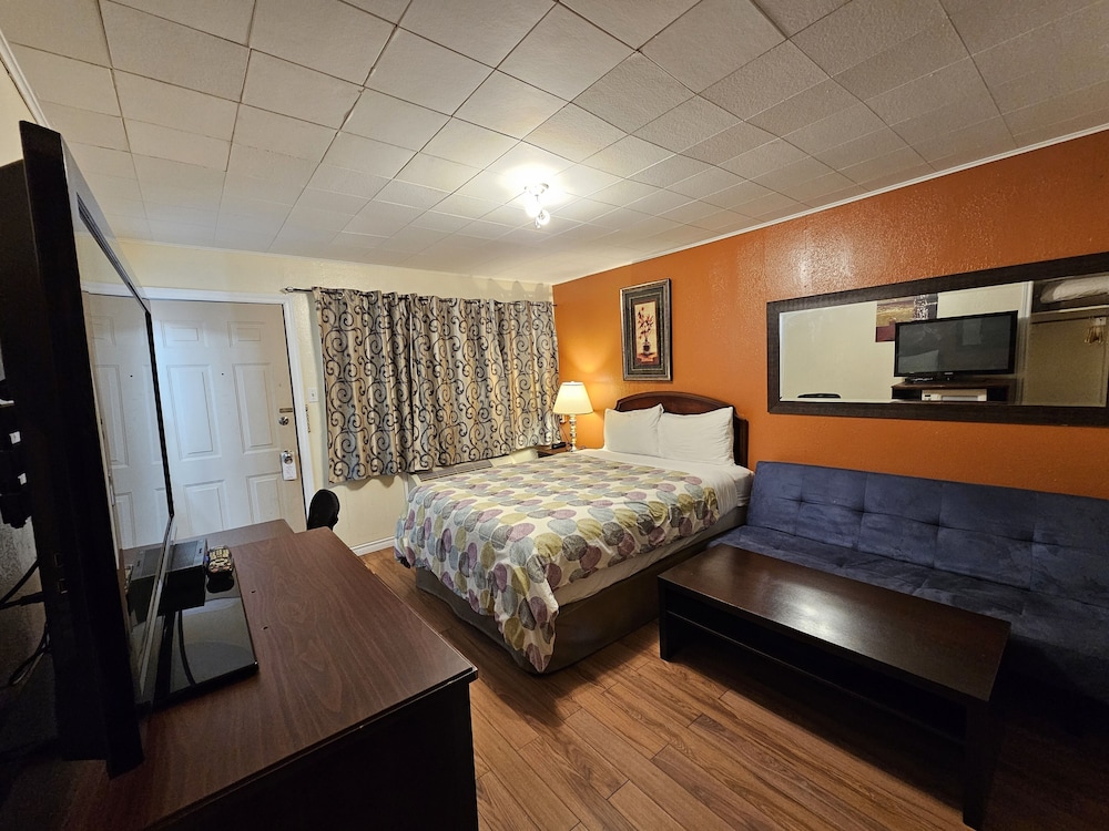 Parkway Motel & European Lodges 8/64