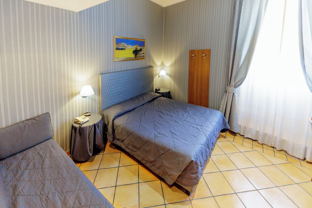 Hotel Lirico Roma 27/63