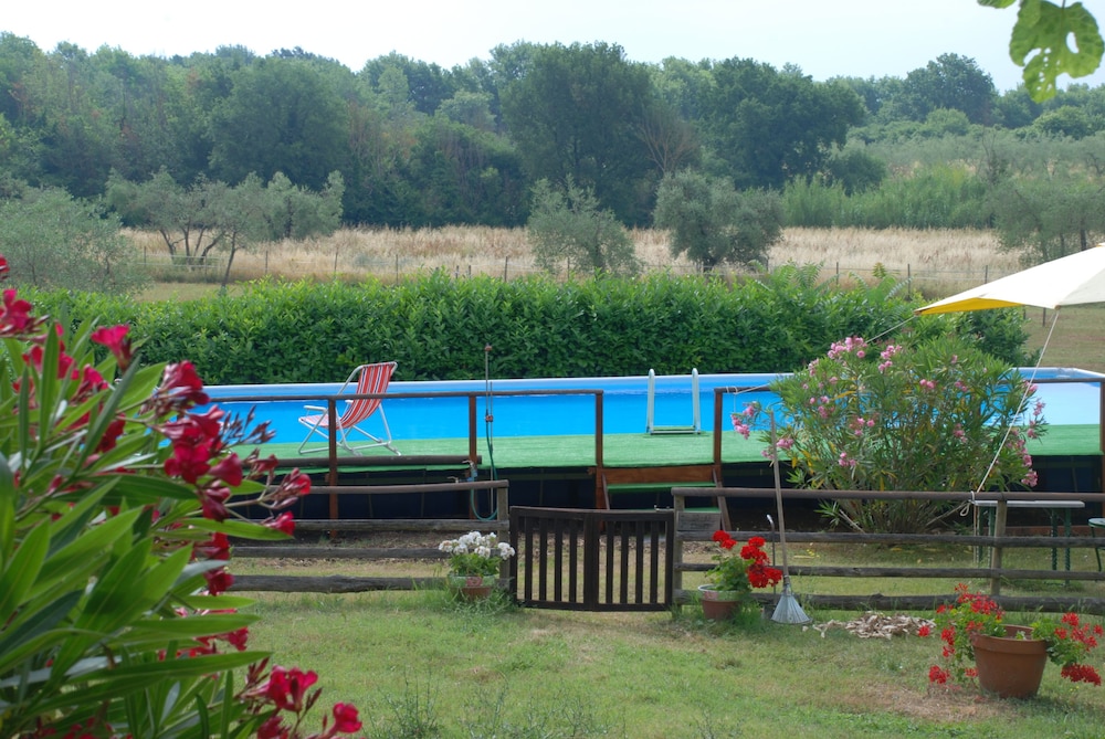 Agriturismo Podere Conte Ràcani 33/40