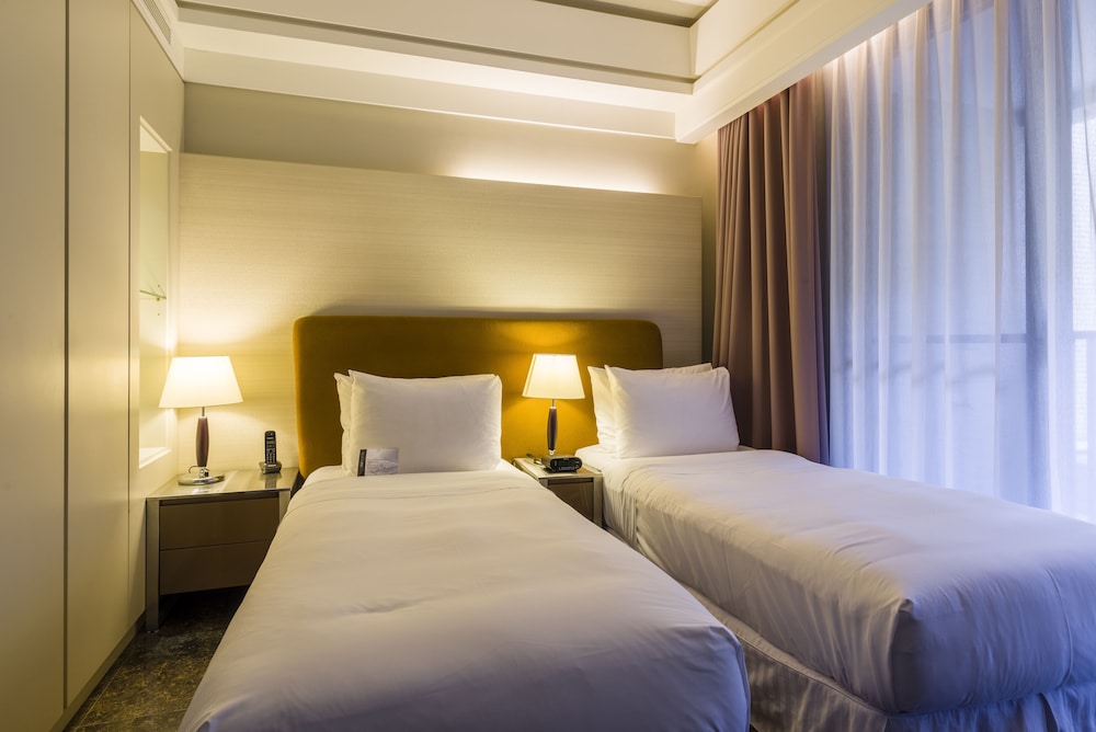 LEOFOO RESIDENCES 8/30