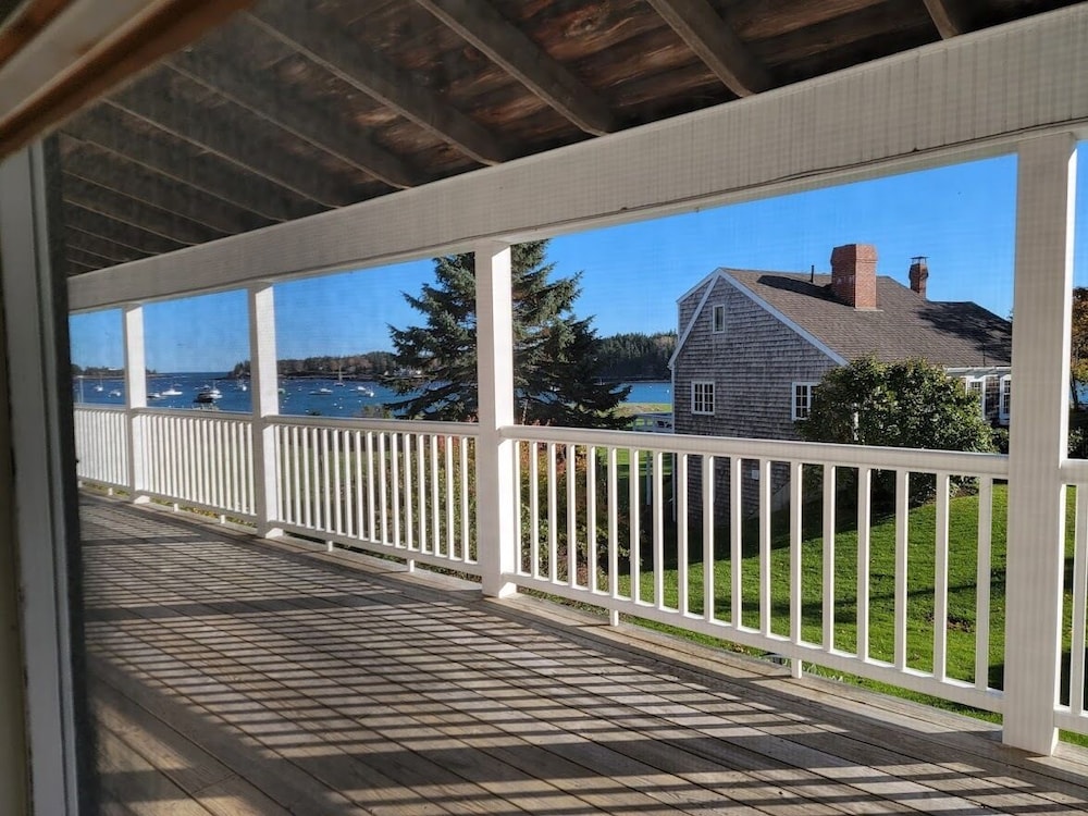 East Wind Inn 42/75