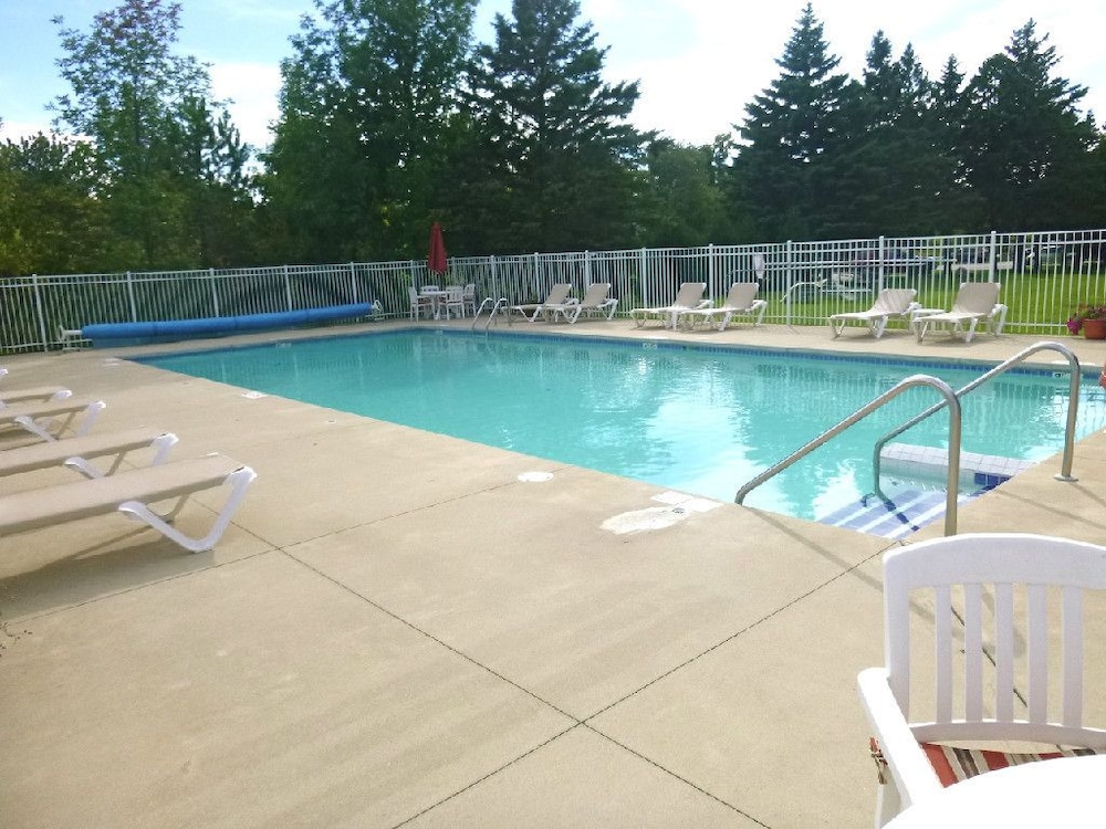 Settlement Courtyard Inn & Lavender Spa 27/66