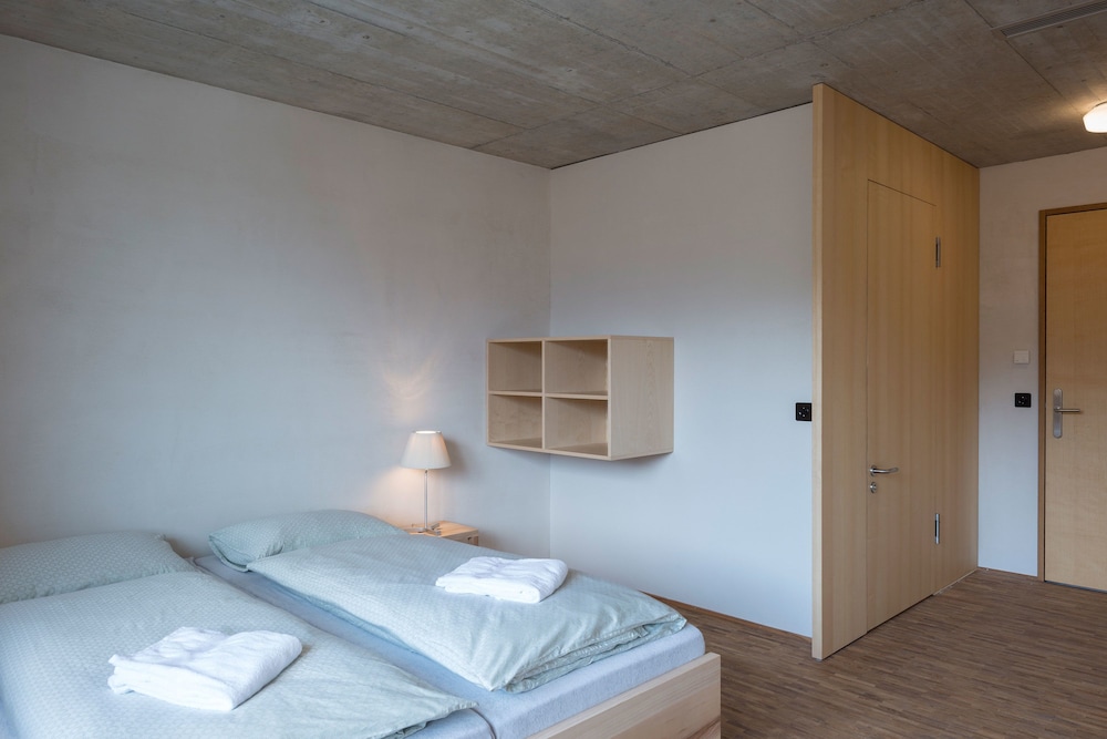 Saanen Gstaad Youth Hostel 10/41