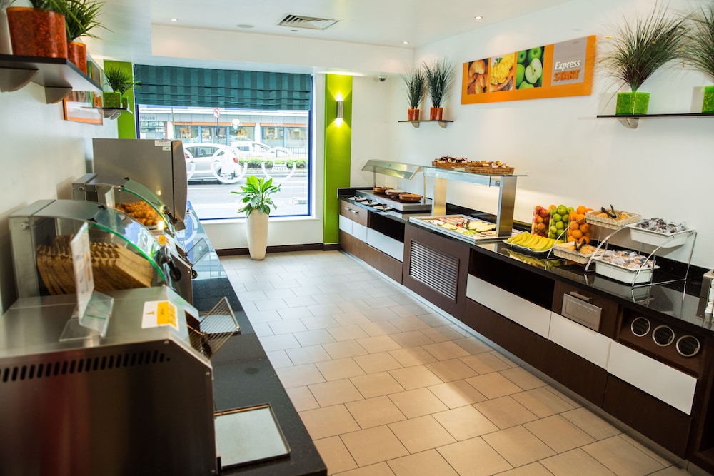 Holiday Inn Express London - Stratford by IHG 49/76