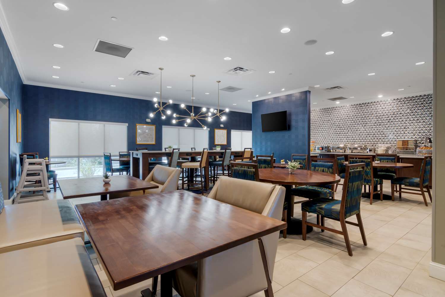 Best Western Plus St Louis Airport Hotelbest Western Plus St Louis Airport Hotel 33/36