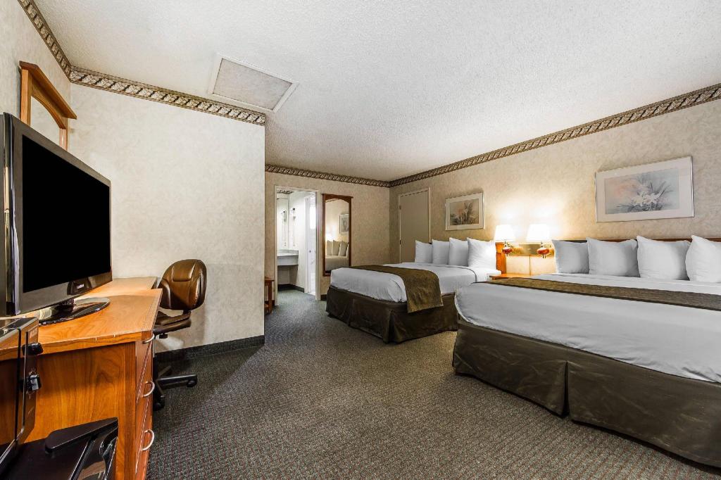 Upgrade, 2 Queen Beds, Accessible