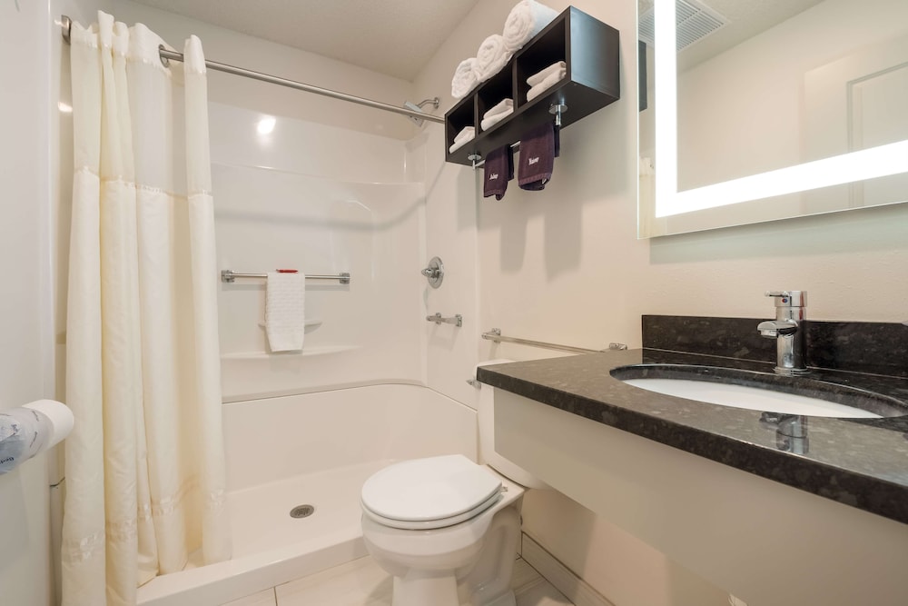 Surestay Hotel By Best Western Thomson 8/41