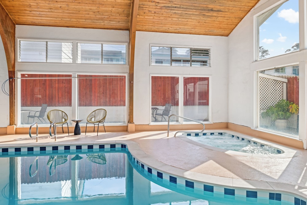Stargazer Inn And Suites 37/66