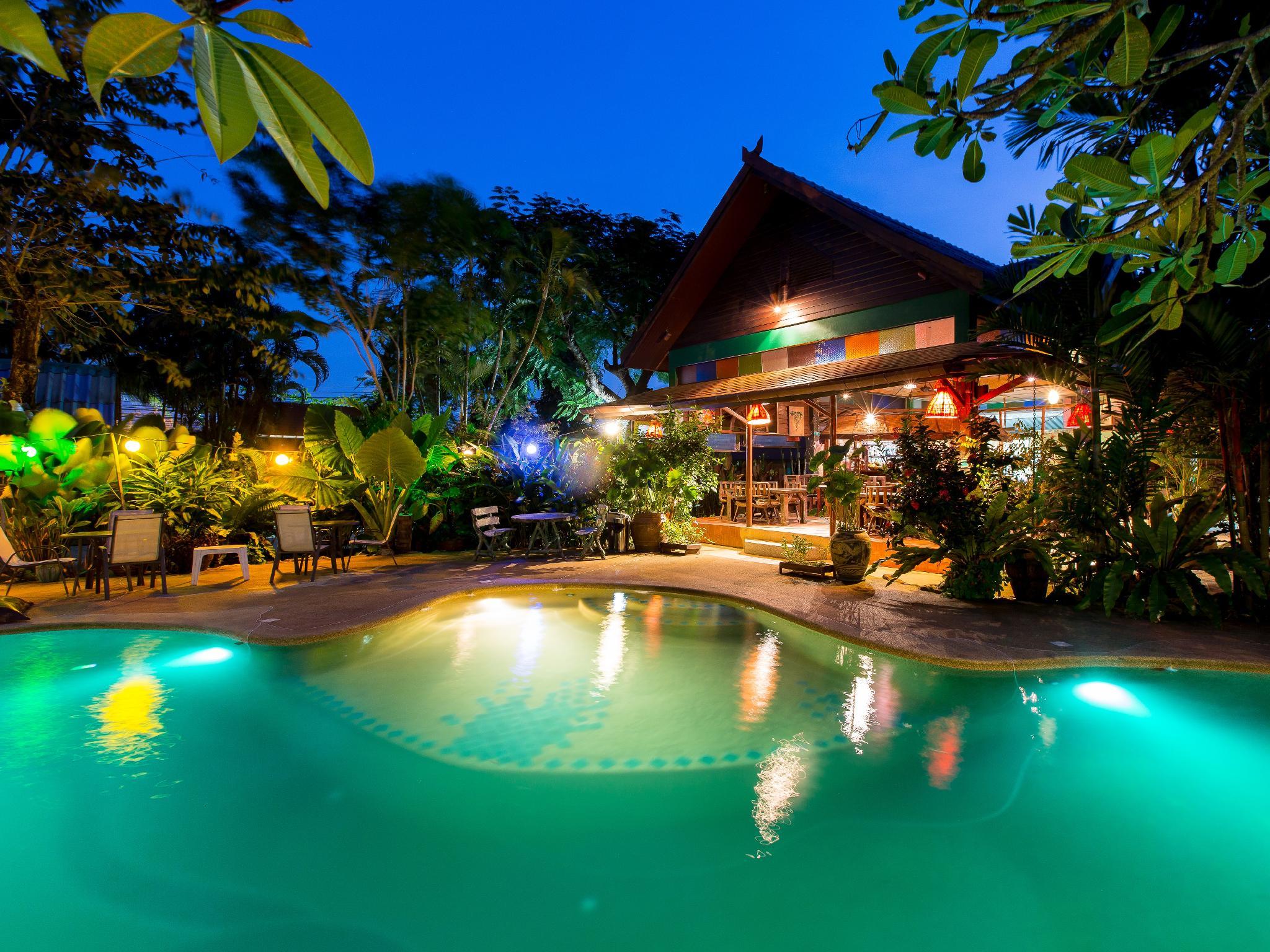 GARDEN, TRADITIONAL, SUITE, KITCHEN