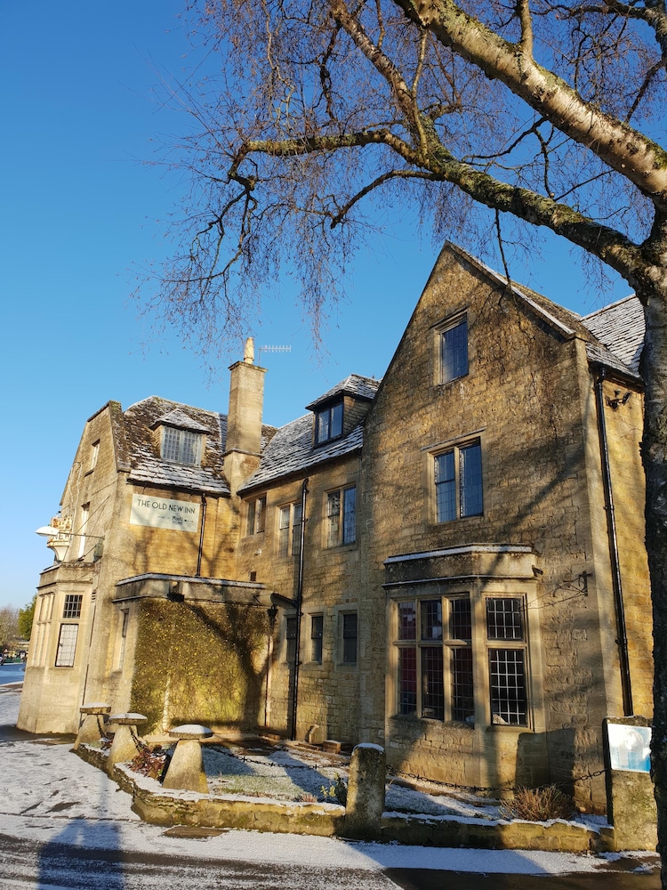 The Old New Inn 2/50