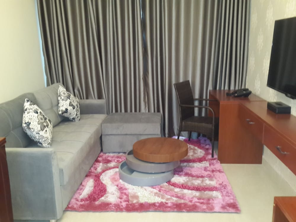 COVENTINA LAKE SUITES 48/65