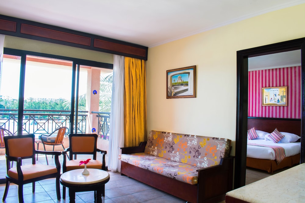 Parrotel Aqua Park Resort 30/55