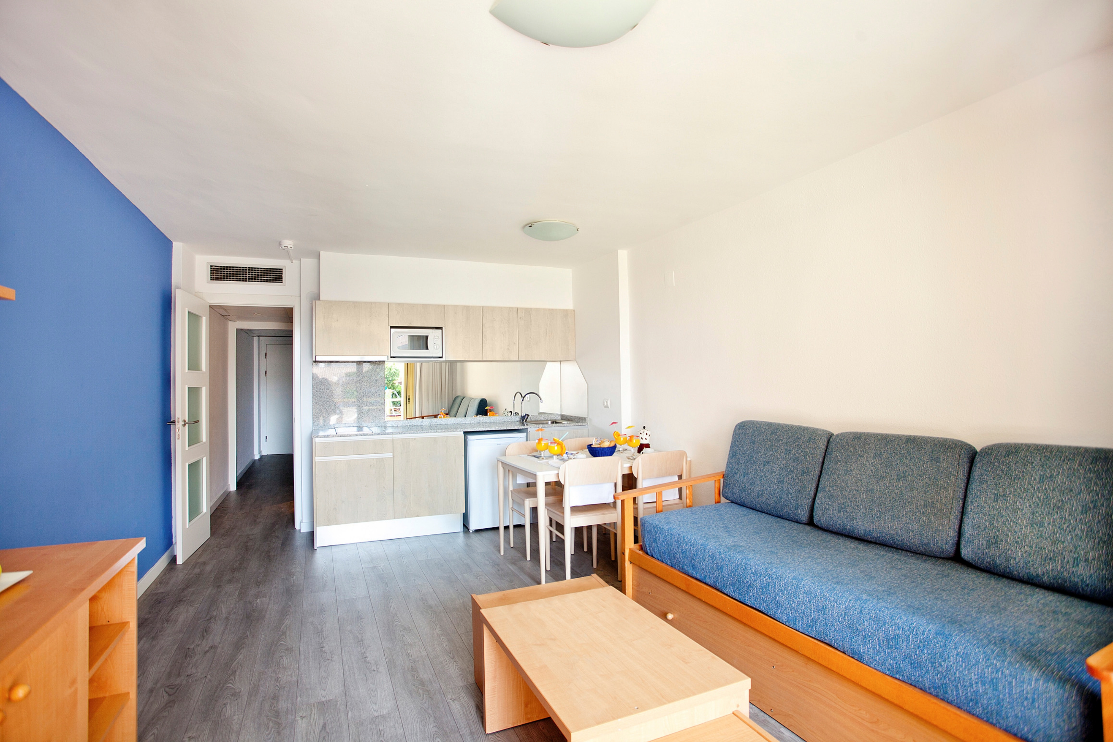 Voramar Aparthotel 6/21