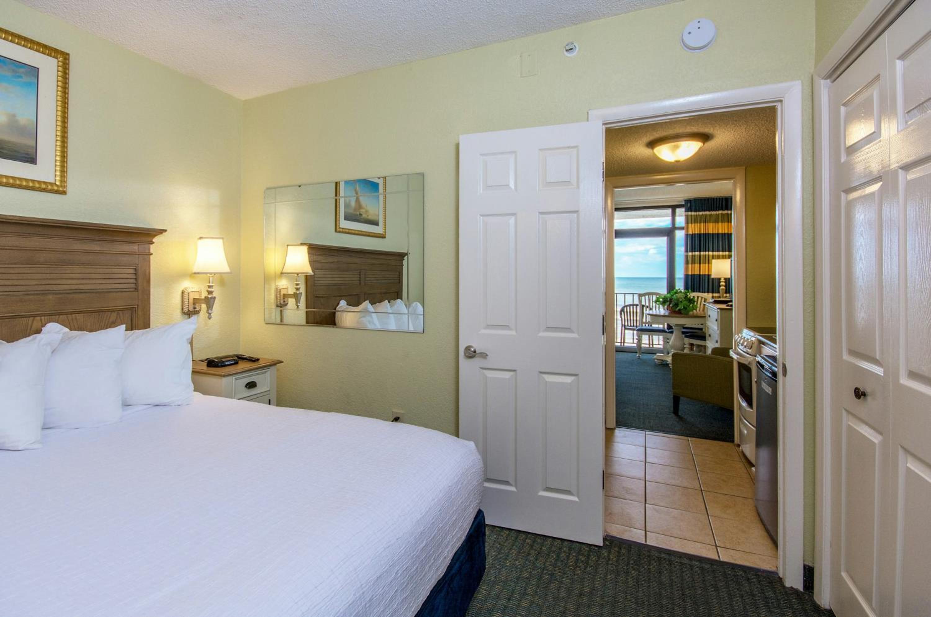 Schooner, Mini, Suite, Ocean Front، Compass Cove Resort 2/7