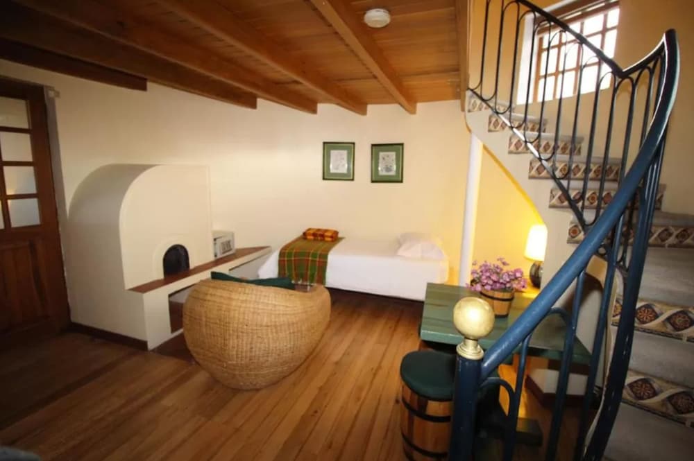 Vieja Cuba Hotel 53/60