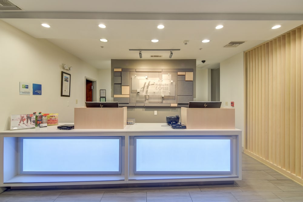 Holiday Inn Express Hotel And Suites Foley 4/75
