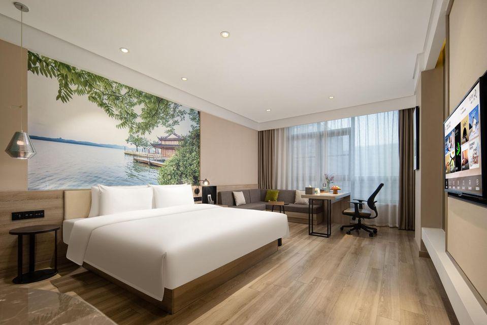 Wooden, Guest Room, Double Bed
