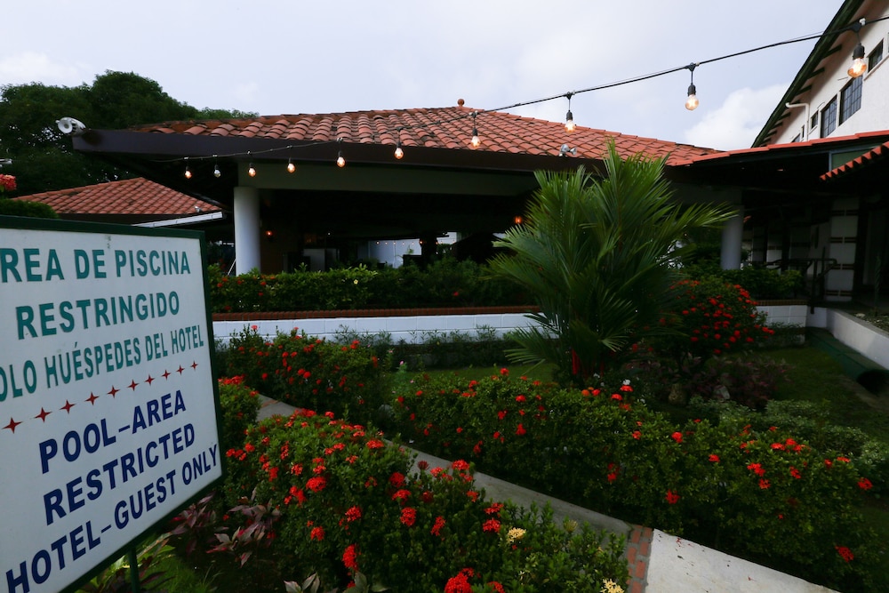 Gran Hotel Nacional 4/50