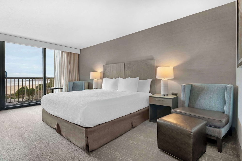 غرفة قياسية بسرير كينج بإطلالة على البحر، Best Western Plus Agate Beach Inn 5/8