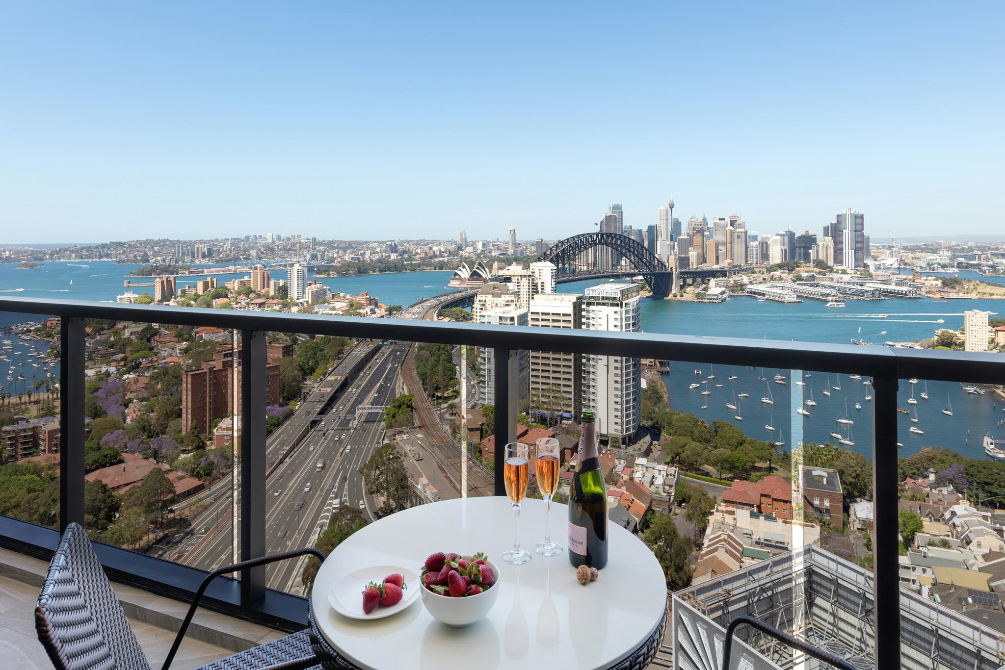 Meriton North Sydney 16/18