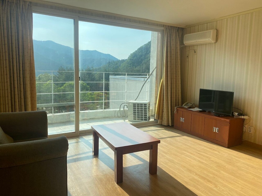 Ilsung Muju Condo and Resort 13/18