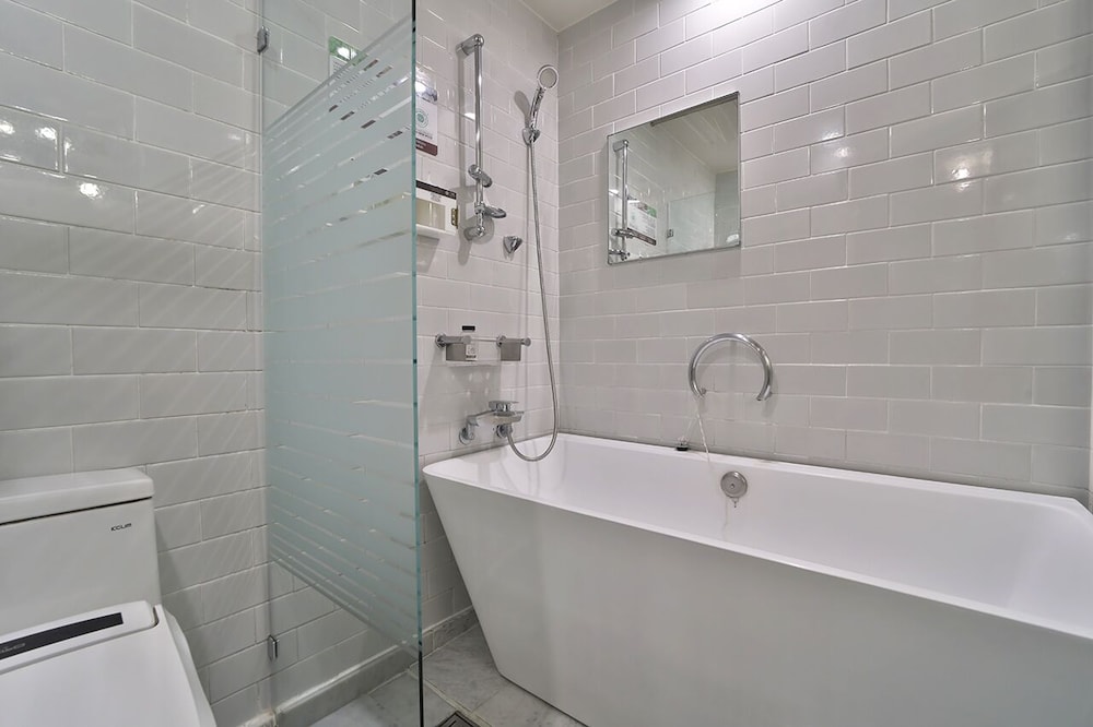 Hotel February Suseong 87/87