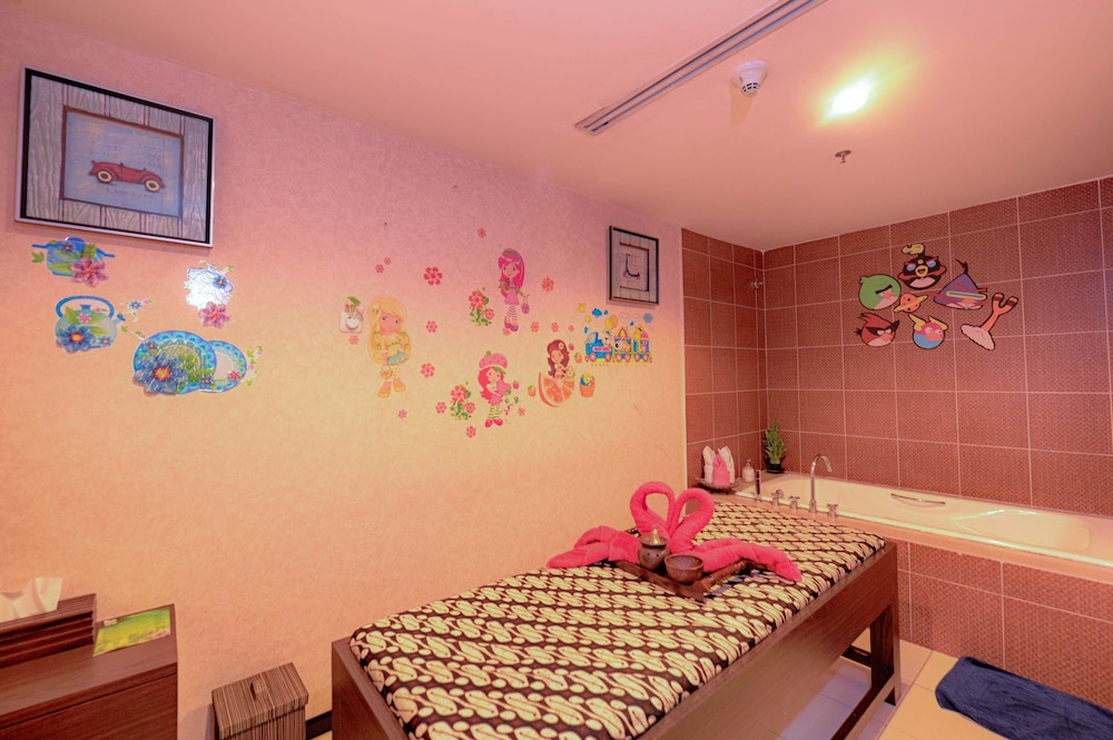 Gumaya Tower Hotel Semarang 41/73