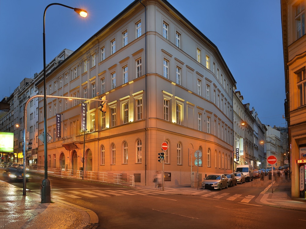 Ea Hotel New Town 4/47