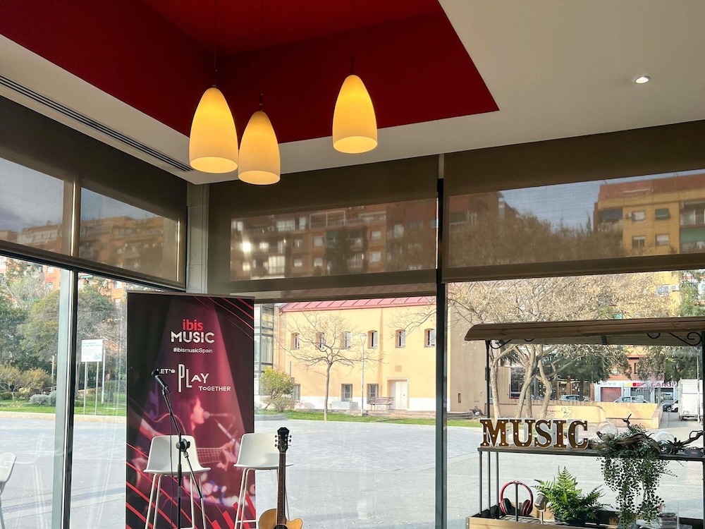 IBIS BARCELONA RIPOLLET 10/72