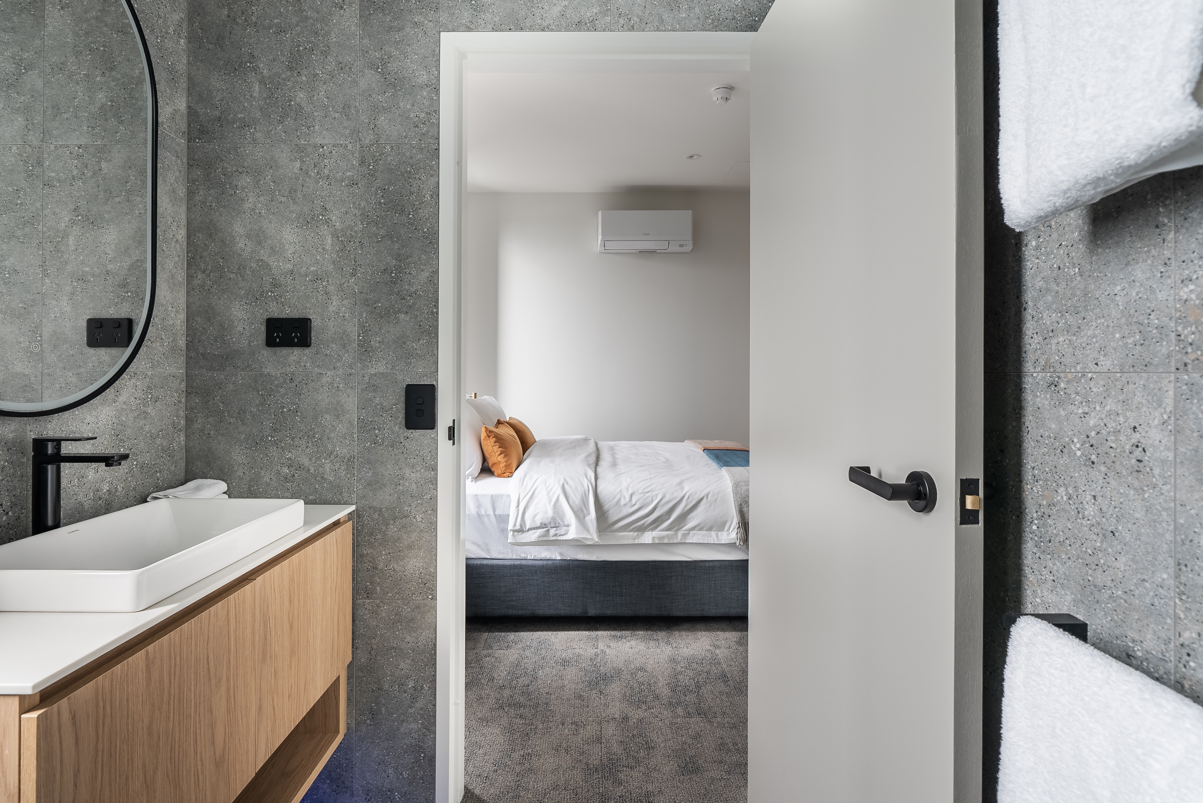 One North Terrace 36/43