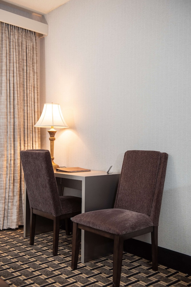 Inn at the Colonnade Baltimore a DoubleTree by Hilton Hotel 50/96
