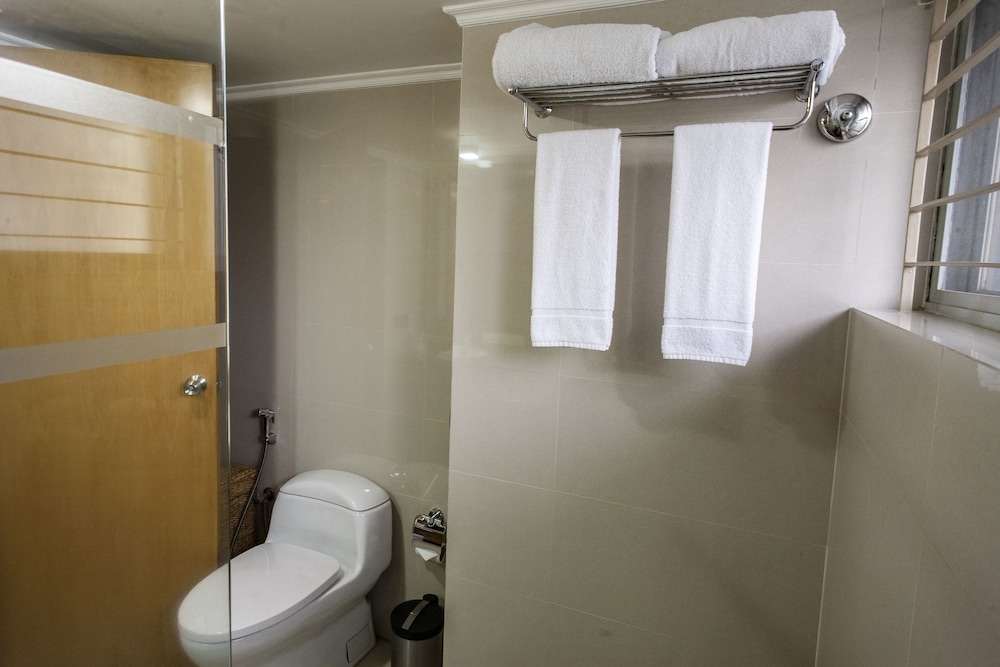 Royal Park Residence Hotel 22/75