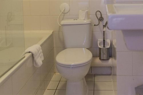 Room, Triple, No Window
