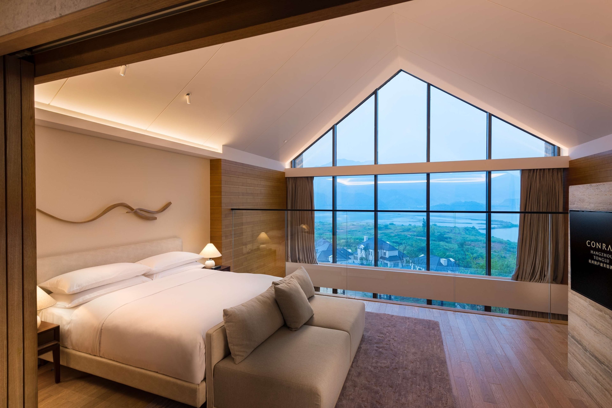 DUPLEX, PREMIUM, SUITE, KING BED