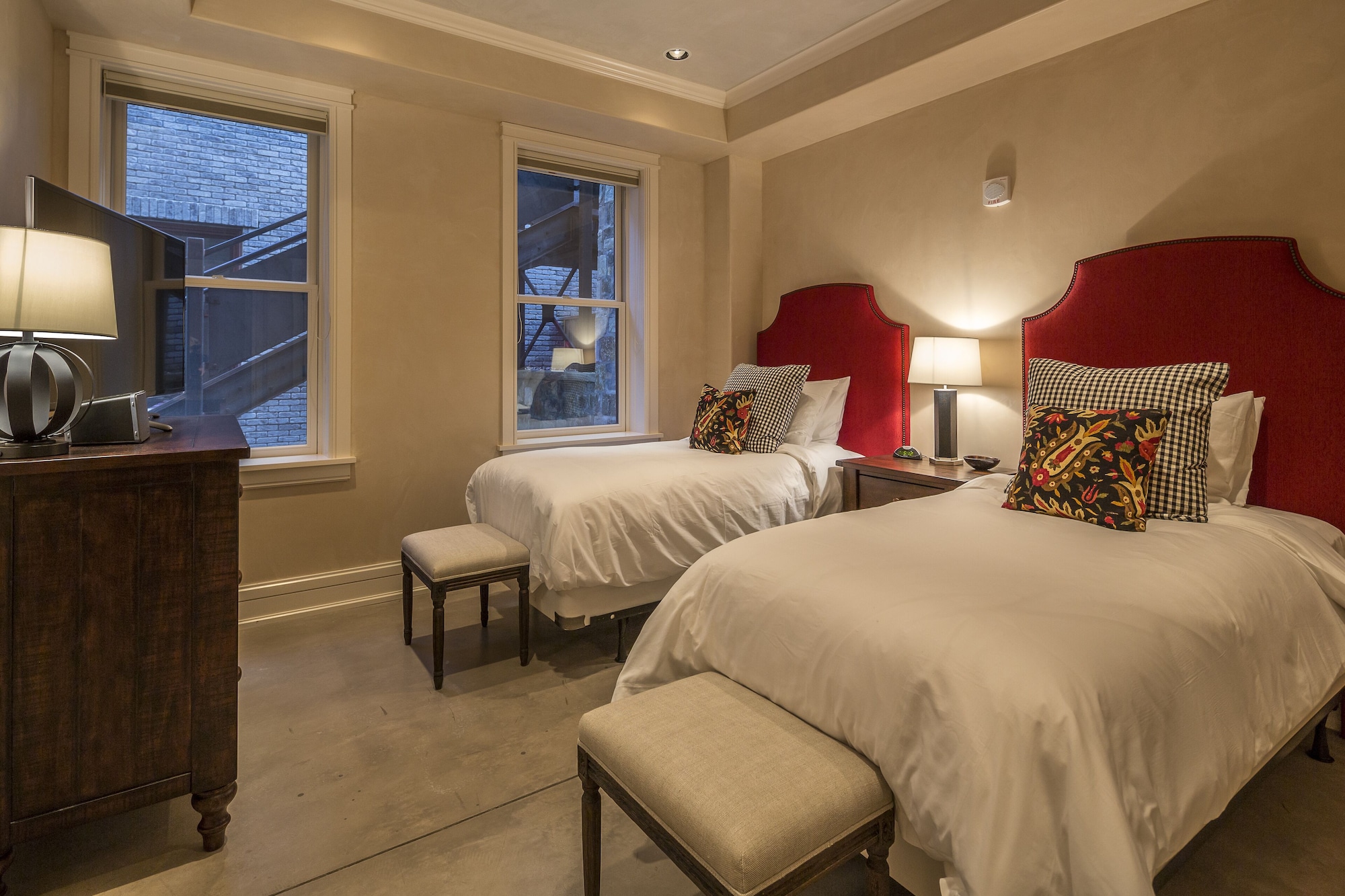 غرفة بسرير كينج وسرير كوين وسريرين منفصلين بـ3 غرف نوم، The Auberge Residences at Element 52 6/8