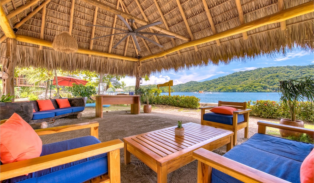 Isla Chiquita Glamping Hotel 28/50