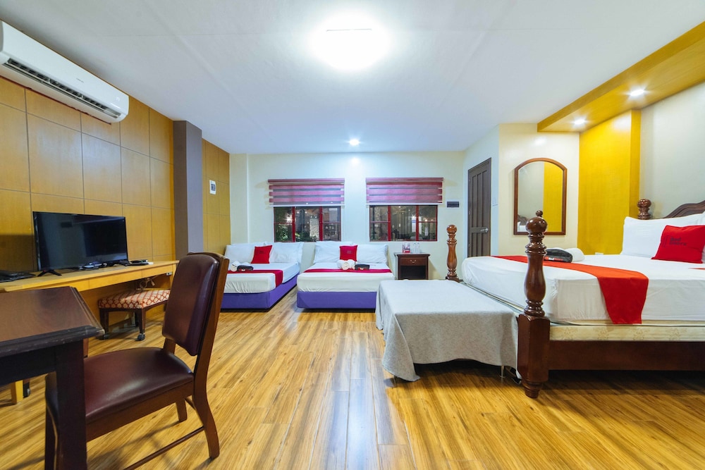 RedDoorz Plus @ Starhomes Olivianville 16/30